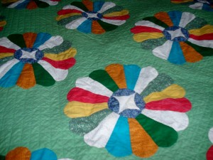 Dresden plate hand quilting